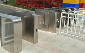 丹東濱江嘉年華水上樂(lè)園通道閘案例