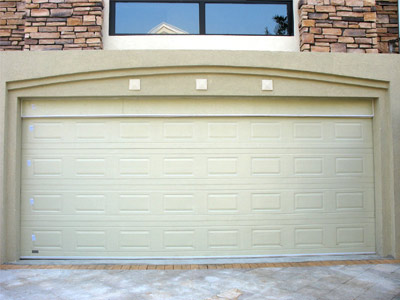 深圳圣莫麗斯花園別墅車庫門案例 - 中出網(wǎng)-智能出入口與停車充電門戶