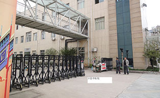 開(kāi)縣中醫(yī)院伸縮門(mén)工程案例 - 中出網(wǎng)-智能出入口與停車(chē)充電門(mén)戶(hù)