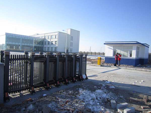 大慶市慶然天然氣有限公司伸縮門案例 - 中出網-智能出入口與停車充電門戶