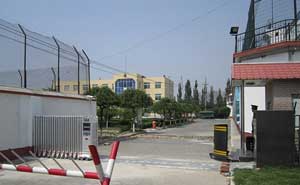 鞍山月明山監(jiān)獄伸縮門案例