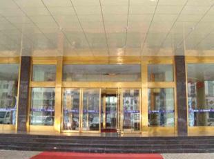 萬(wàn)正商務(wù)大廈自動(dòng)門案例 - 中出網(wǎng)-智能出入口與停車充電門戶