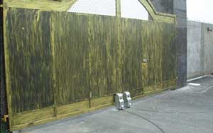 上海別墅使用的大功率平開門機(jī) - 中出網(wǎng)-智能出入口與停車充電門戶