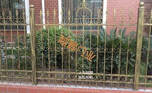 青浦世紀苑鐵藝護欄案例 - 中出網(wǎng)-智能出入口與停車充電門戶