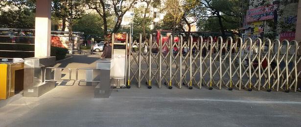 桂林陸軍學(xué)院電動(dòng)伸縮門案例 - 中出網(wǎng)-智能出入口與停車充電門戶