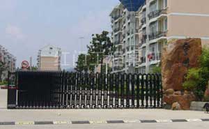 德陽(yáng)凱江新城電動(dòng)伸縮門(mén)案例