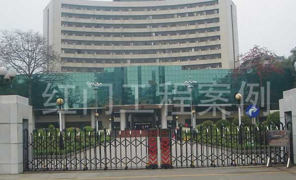 韶關(guān)市人民政府電動(dòng)伸縮門(mén)案例 - 中出網(wǎng)-智能出入口與停車(chē)充電門(mén)戶