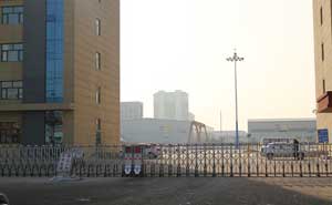 齊齊哈爾市安運(yùn)駕校伸縮門案例