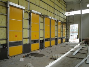 長春市新華印刷廠快速門案例 - 中出網(wǎng)-智能出入口與停車充電門戶