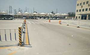 東明縣運(yùn)輸公司客運(yùn)站護(hù)欄案例