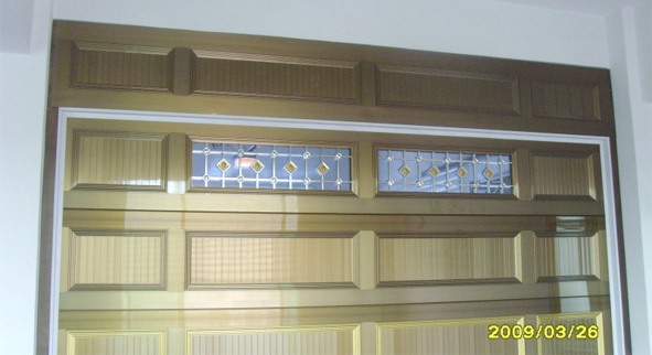 鋁合金車(chē)庫(kù)門(mén)