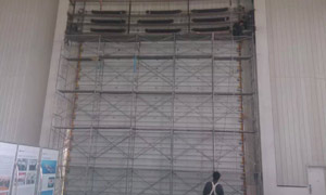 敦煌光伏電廠超大工業(yè)提升門案例