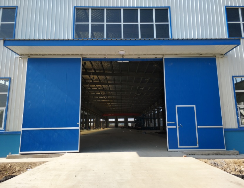 河南四建股份公司工業(yè)雙開推拉門案例 - 中出網(wǎng)-智能出入口與停車充電門戶