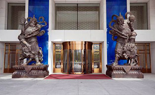 北京盤(pán)古大觀七星酒店旋轉(zhuǎn)門(mén)工程案例