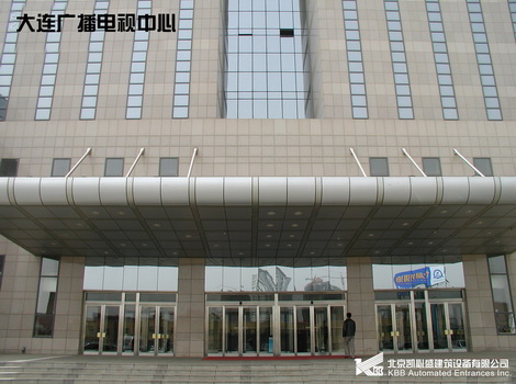 大連廣播電視中心自動(dòng)平開門工程案例 - 中出網(wǎng)-智能出入口與停車充電門戶