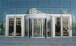 山東煙臺(tái)市城市規(guī)劃展覽館旋轉(zhuǎn)門工程案例