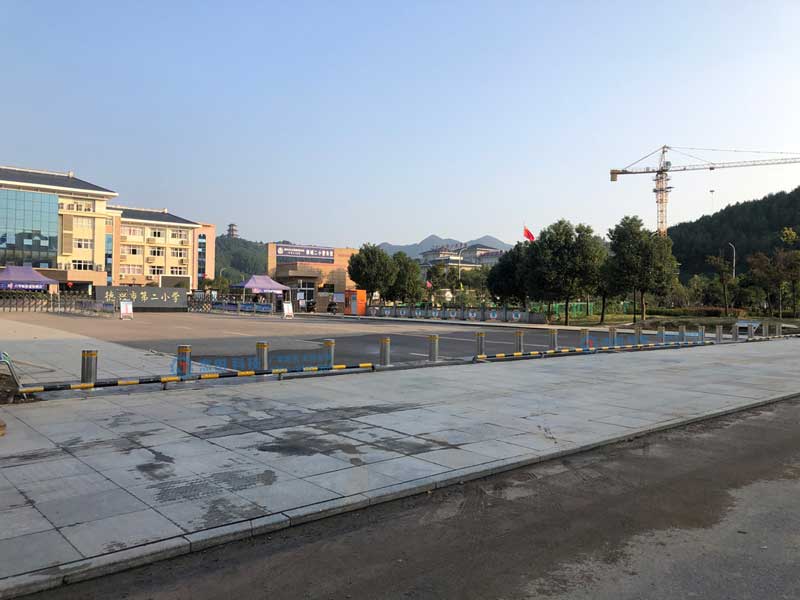 江西德興第二小學(xué)升降柱項(xiàng)目 - 中出網(wǎng)-智能出入口與停車充電門戶