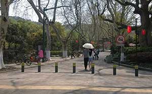 黃龍洞升降柱案例