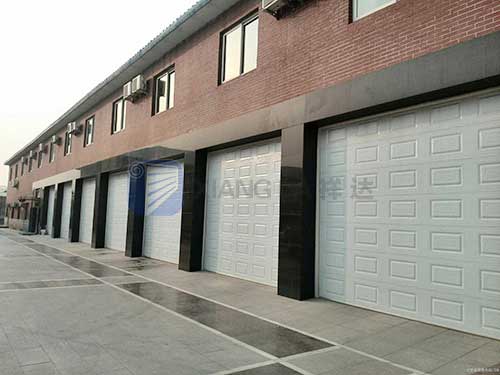 鋁合金車(chē)庫(kù)門(mén)