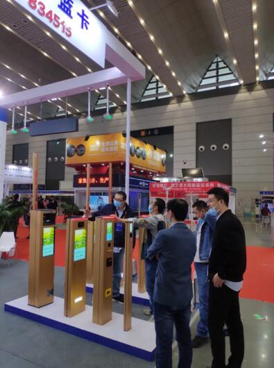 藍(lán)卡科技帶來了全新的AIoT無人化停車場管理系統(tǒng)