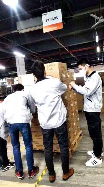 狄耐克支援雷神山醫(yī)院醫(yī)療物資集結(jié)