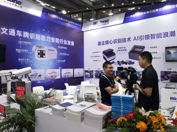 華南地區(qū)負(fù)責(zé)人譚軍先生現(xiàn)場(chǎng)采訪圖