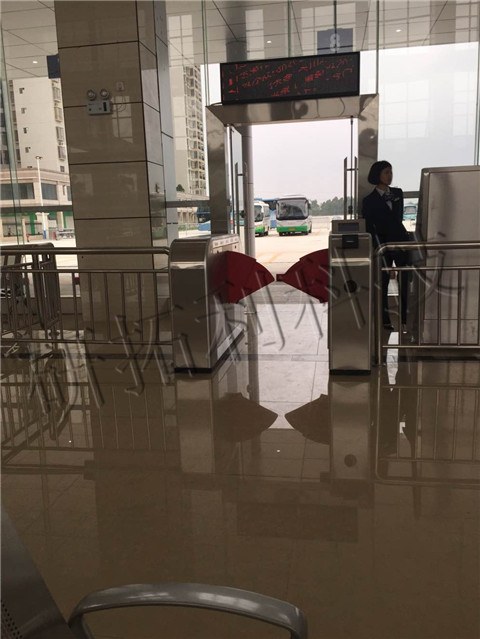 茂名高州客運站通道閘案例