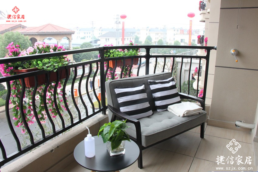 諸暨碧桂園城市花園鋅鋼陽臺護(hù)欄案例