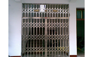 福建福州客戶提供樓道口拉閘門(mén)工程案例 - 中出網(wǎng)-智能出入口與停車(chē)充電門(mén)戶