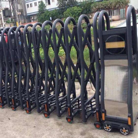 石家莊出安智能電動(dòng)伸縮門(mén)讓石家莊潤(rùn)德學(xué)校顯得更有個(gè)性