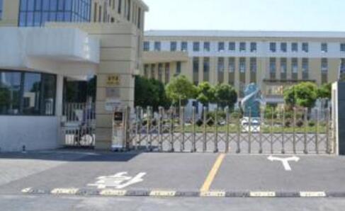 石家莊信息工程職業(yè)學(xué)院成功安裝石家莊出安智能伸縮門(mén)