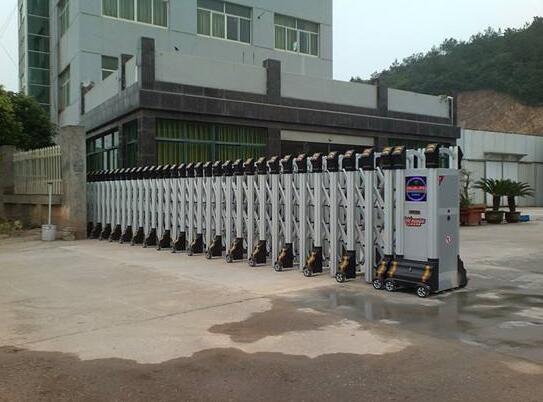 石家莊出安智能電動伸縮門進駐石家莊神洲七星酒店大門口