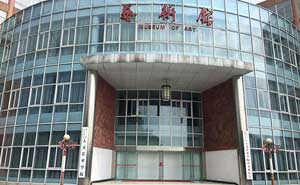 湖南信息學(xué)院鋁合金卷簾門案例 - 中出網(wǎng)-智能出入口與停車充電門戶