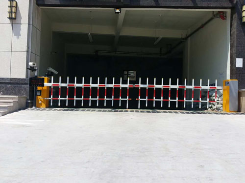 熱烈祝賀安陽出安智能欄柵道閘進(jìn)駐安陽市樂宜購物中心