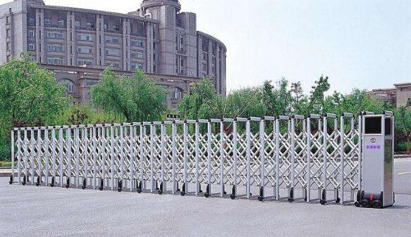 保定出安智能電動伸縮門成功落地公園時代