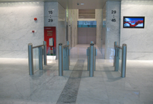 北京出安智能通道閘亮相在北京中國(guó)民生銀行總行