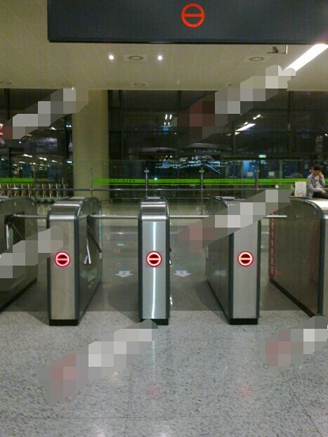 慶賀南京出安智能三輥閘進(jìn)駐南京南站