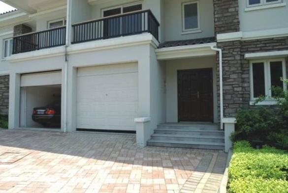 唐山出安智能車庫(kù)門成功牽手萬(wàn)科公園大道