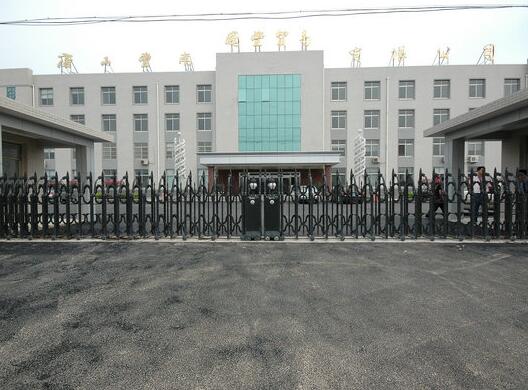 唐山出安智能伸縮門在唐山國(guó)豐貿(mào)易有限公司的應(yīng)用工程