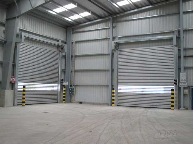 車(chē)間硬質(zhì)快速卷簾門(mén)