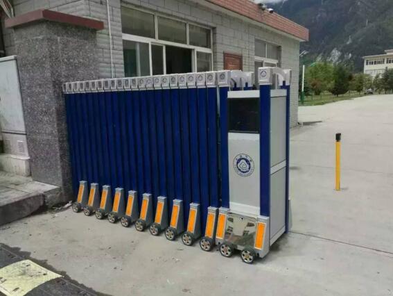 溫州出安智能伸縮門閃亮在溫州市越秀學(xué)校大門口