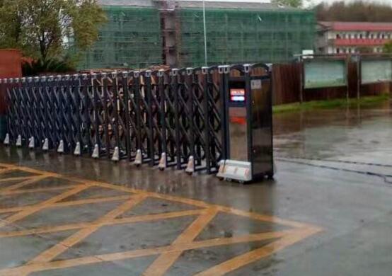溫州出安智能為溫州九山學校提供伸縮門
