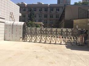 紹興出安智能電動伸縮門安裝在寶業(yè)云溪里大門口