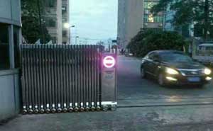 揚(yáng)州梅苑雙語(yǔ)學(xué)校伸縮門案例