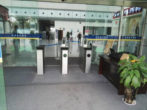 濟寧出安智能人行通道翼閘進駐濟寧機場