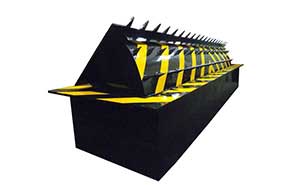 路障機110-帶矛尖