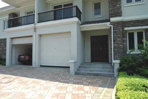 翻板車(chē)庫(kù)門(mén)