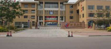 慶賀東營麗景小學(xué)啟用東營出安智能伸縮門