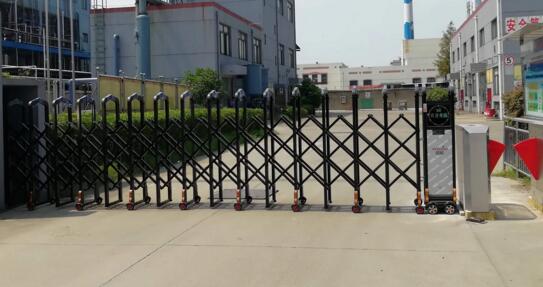 金華市新紀(jì)元豐子愷學(xué)校項(xiàng)目與金華出安智能再度合作引進(jìn)電動(dòng)伸縮門