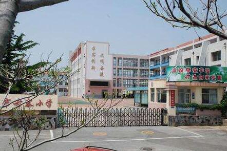 恭賀威海市古寨小學(xué)大門口安裝上威海出安智能伸縮門